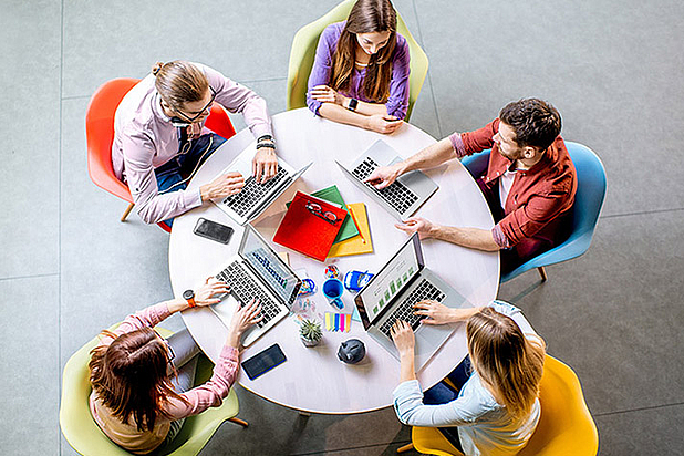Wir lernen von- und miteinander! – Round-Table-Gespräche für Ausbilder:innen der Versicherungswirtschaft